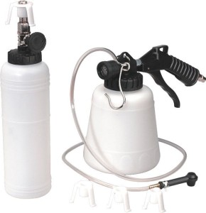 Przyrząd do wymiany i odpow. płynu hamul. QS70445