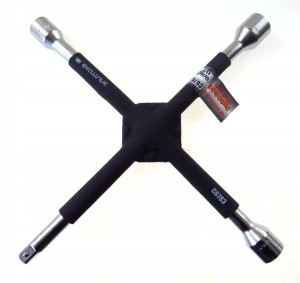 KLUCZ DO KÓŁ KRZYŻOWY NOWY CORONA STAL C6783